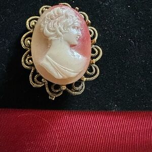 Antique Gold and Cream Cameo Brooch